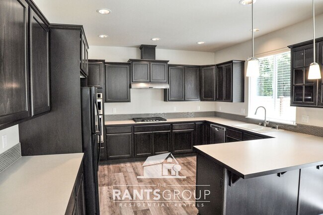 Foto del edificio - Beautiful  3 bedroom, 2.5 bath, 2-story home in Steilacoom Ridge