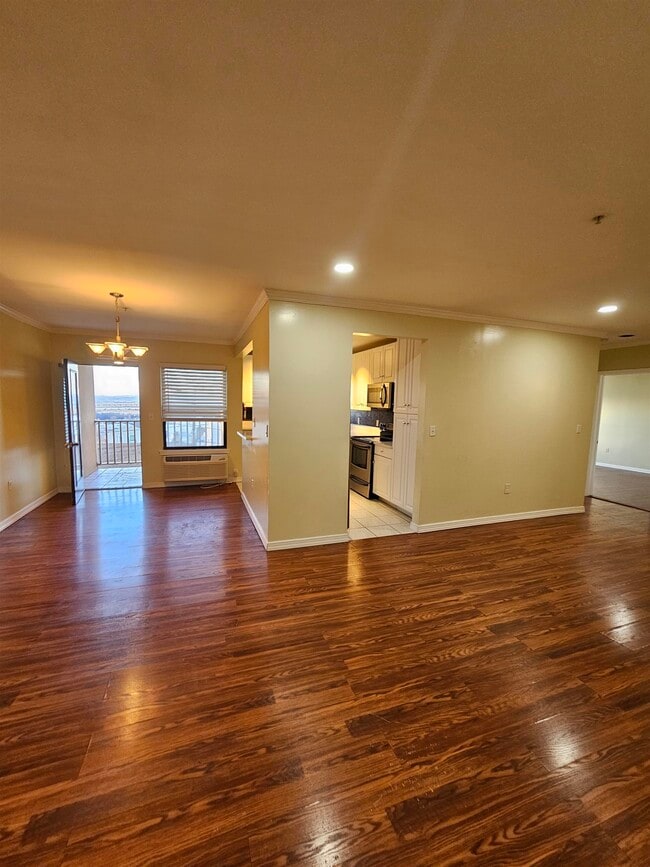 Building Photo - 8915 Bergenwood Ave
