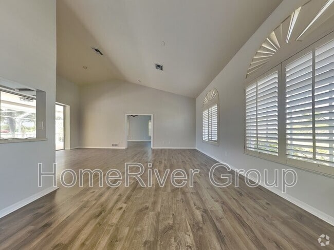 Building Photo - 1576 Jamaica Ct