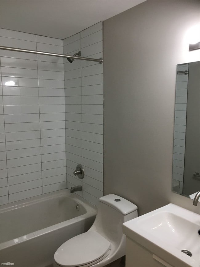 Building Photo - 2 br, 1 bath Apartment - 304 Ege Ave