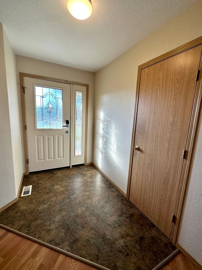 Foto del edificio - Kenai Ranch!