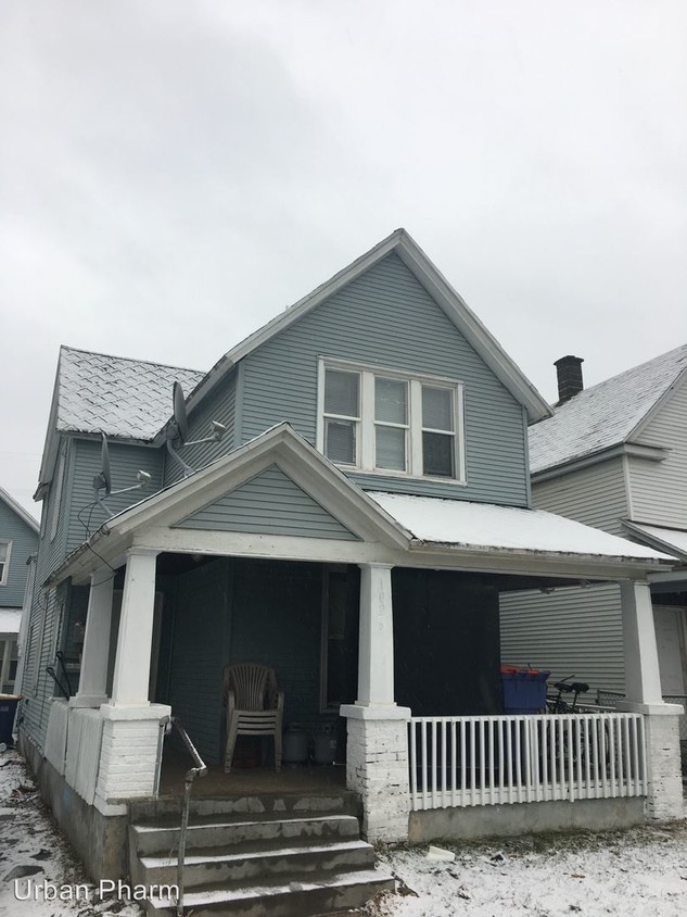 Primary Photo - 1028 Grandville Ave SW