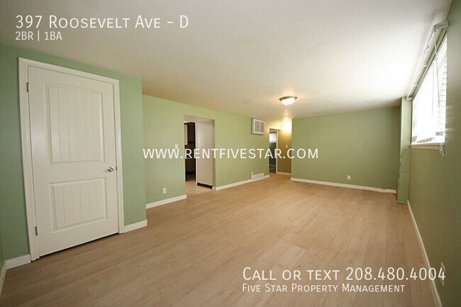 Foto del edificio - 397 Roosevelt Ave