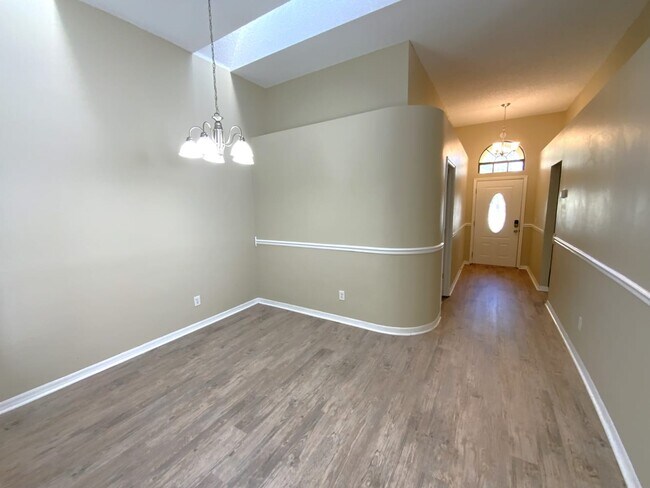 Building Photo - 13414 Sunvale Pl