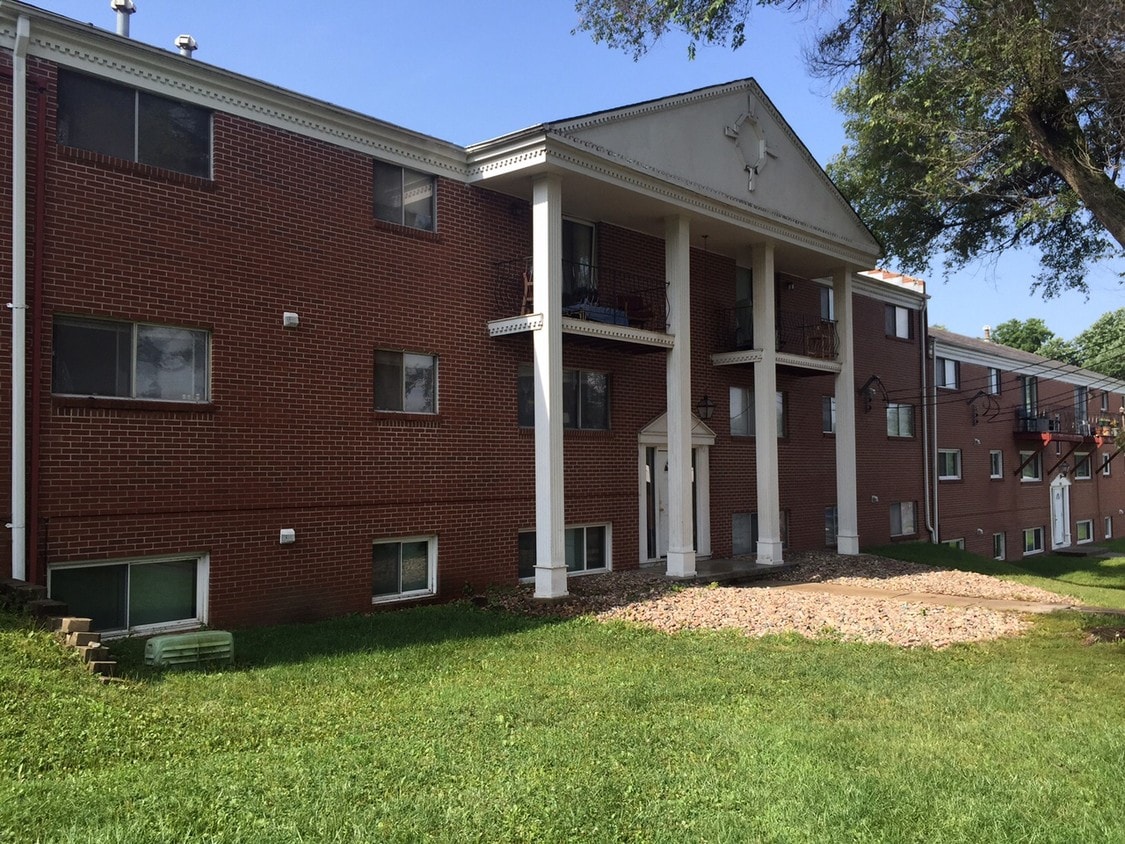 7301 Corby St, Omaha, NE 68134 Apartments in Omaha, NE