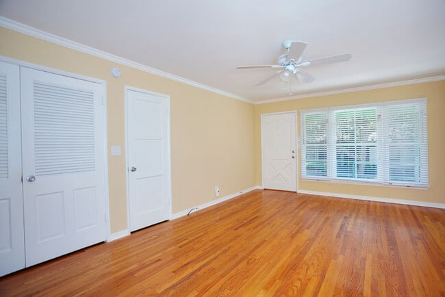 Building Photo - 682 Mira Monte Pl