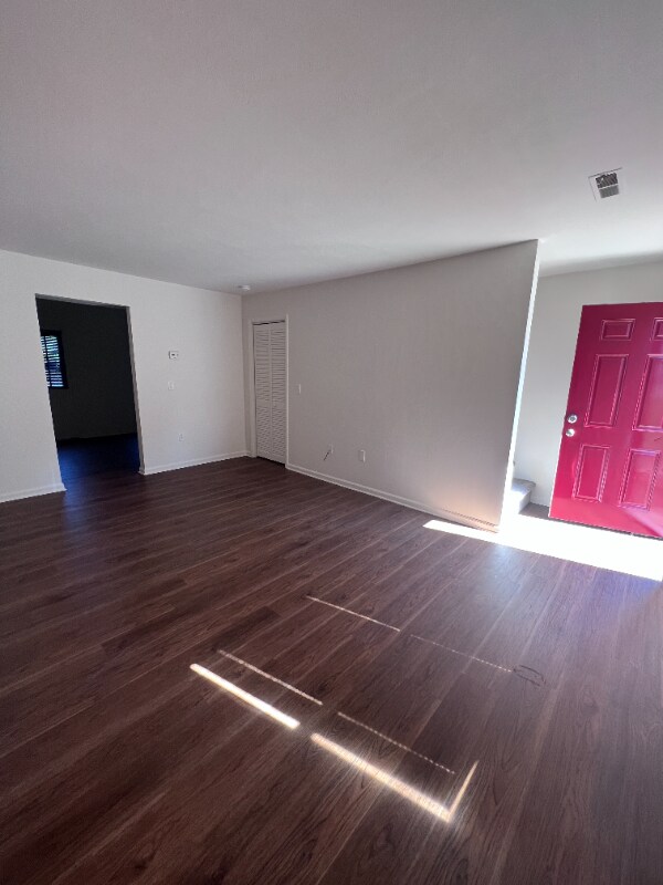 Building Photo - 2209 Courtland Rd NE