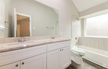 Building Photo - 612 Hanover Dr