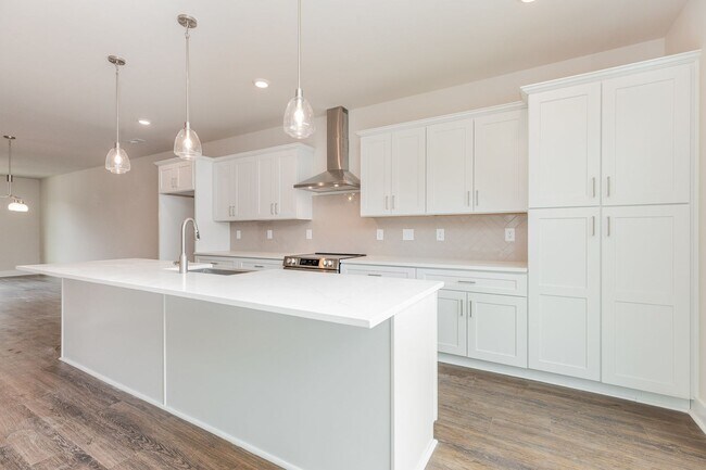 Building Photo - Beautiful 3BR 2.5BA Townhome w/ Full Appliance Kitchen • Garage Parking • Ultra-Modern