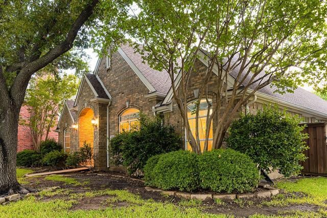 Foto del edificio - 9611 E Oaks Ln