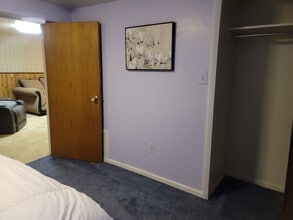 Building Photo - 6117 Shannon Ave