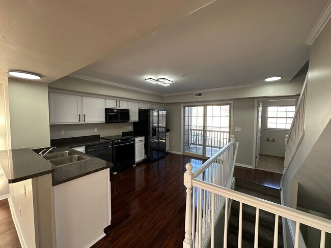Renovated kitchen - 14071 Lakeside Blvd N