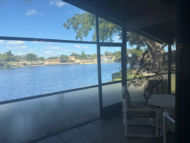 Foto del edificio - 412 Briarwood Cir