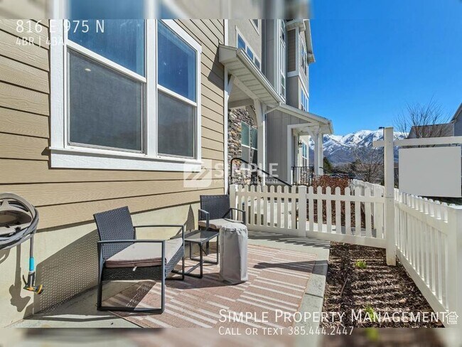 Building Photo - Perfect blend of location, luxury and comf...