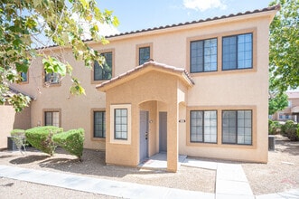 Building Photo - 2010 Rancho Lake Dr