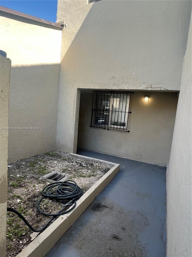 Foto principal - 9175 Fontainebleau Blvd
