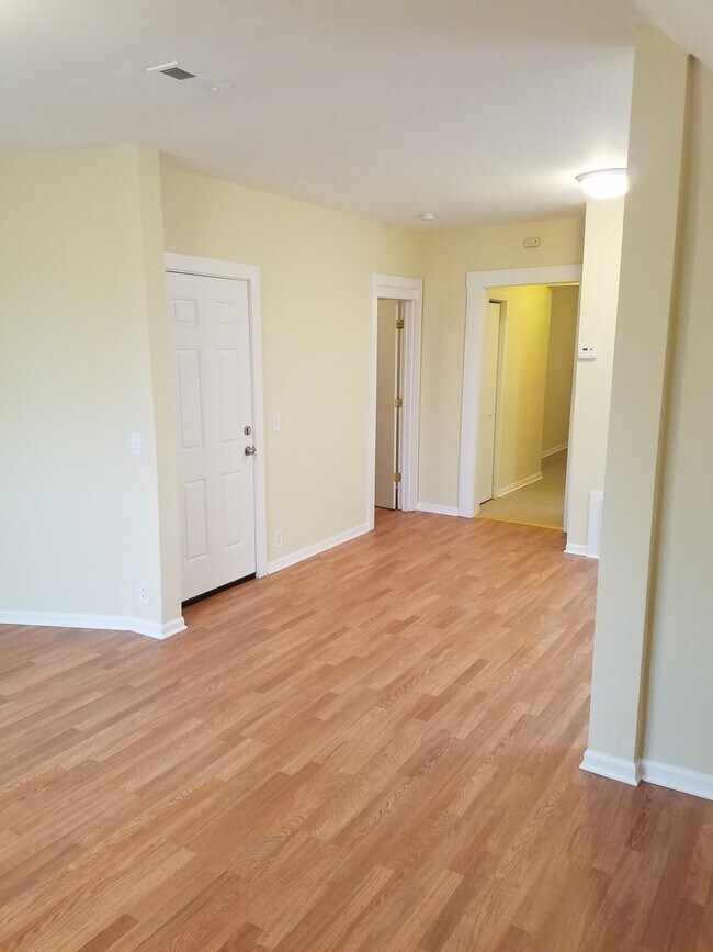 Foto del edificio - 3515 W McLean Ave