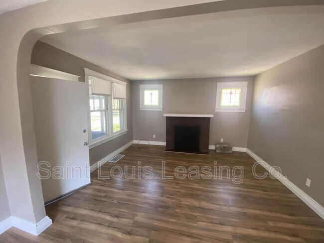 Building Photo - 8732 Argyle Ave