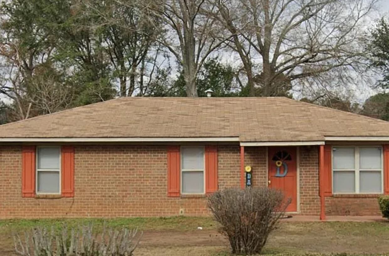 Primary Photo - 2711 Astoria Dr