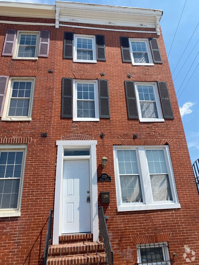 Southern Baltimore Gated Apartments for Rent Baltimore, MD 1