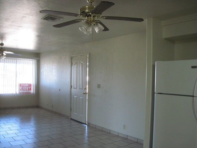 Foto del edificio - 242 S. Biddle/Austin