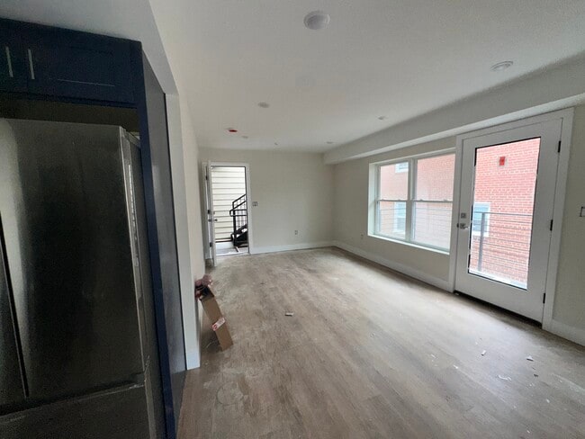 Foto del edificio - 945 52nd St NE