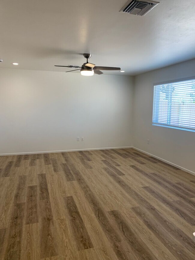 Foto del edificio - NEW CONSTRUCTION 2 Bedroom 1 Bath Single F...
