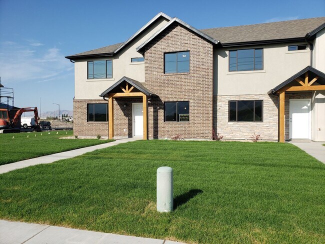 Foto del edificio - Brand New Springville Townhome