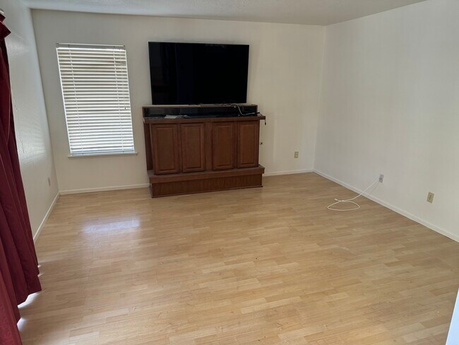 Building Photo - 2157 Millcreek Way