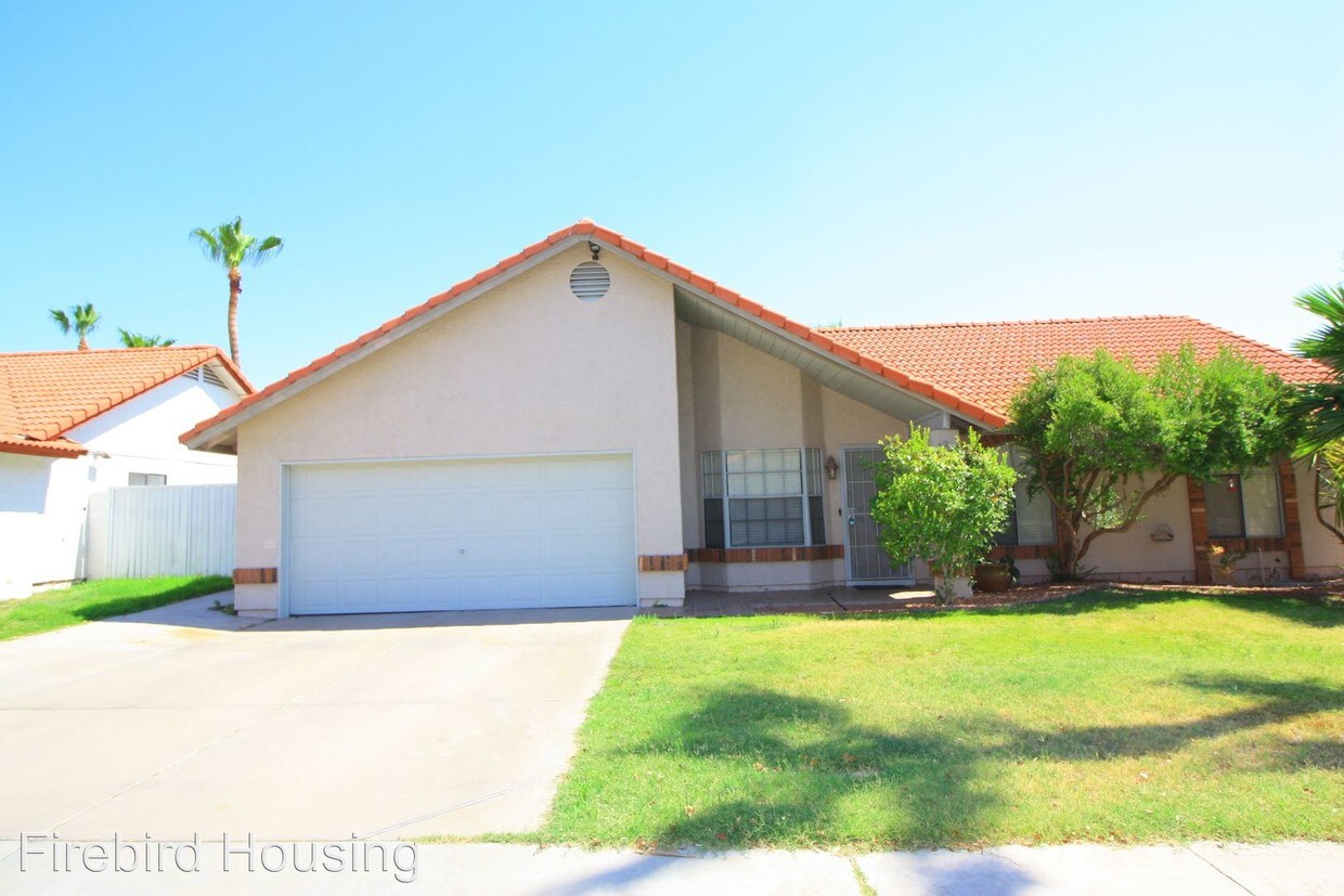 Primary Photo - 3 br, 2 bath House - 5863 E. Ellis St.