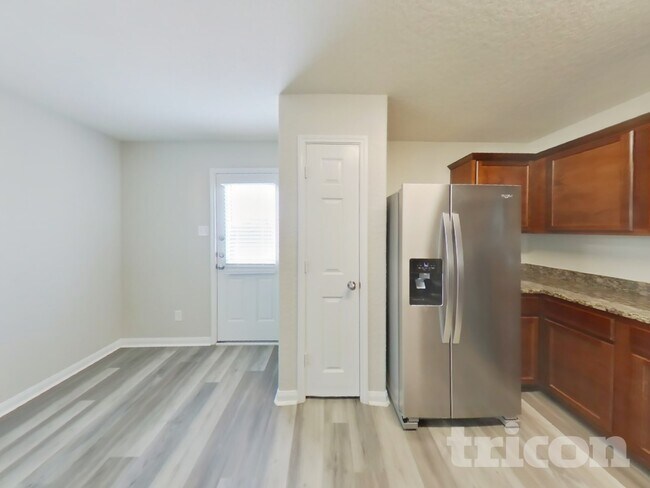 Foto del edificio - 6803 Luckey Tree