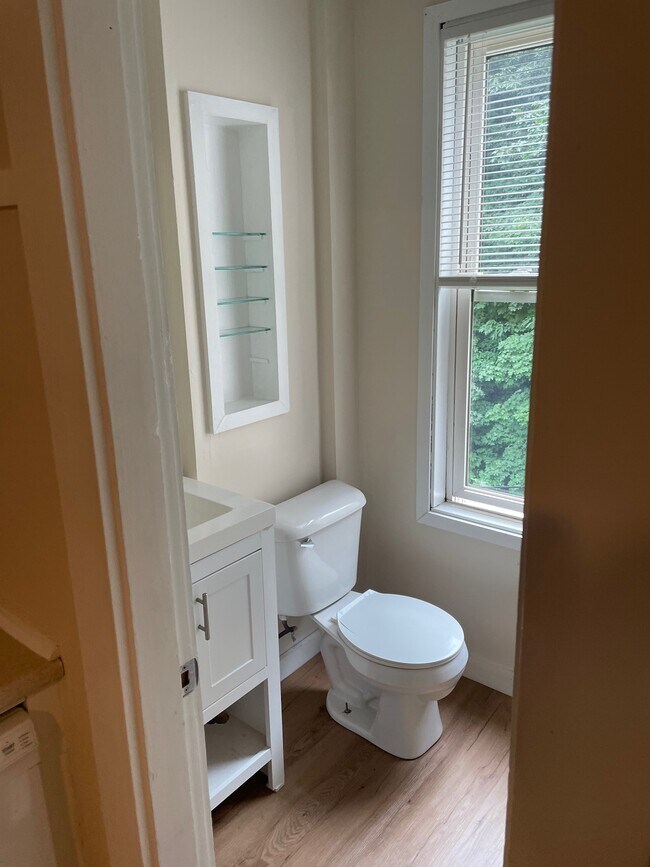 Bathroom - 28 Davis ave