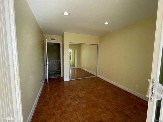 Building Photo - 4 br, 2.5 bath House - 12 Foxglove Way