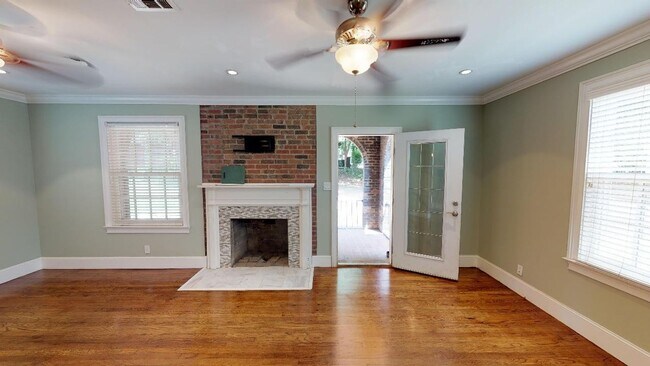 Foto del edificio - $1695/Bedroom | 7BR Home Near UTK | Fort S...