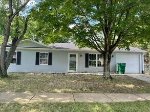 Building Photo - 117 Academy Ln