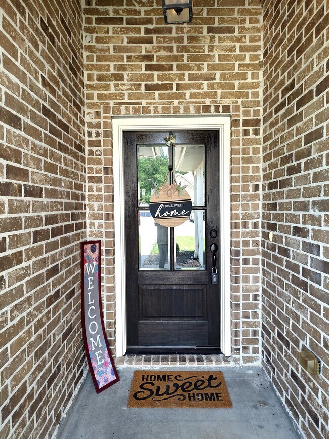 Foto del edificio - 6790 Woodridge Drive