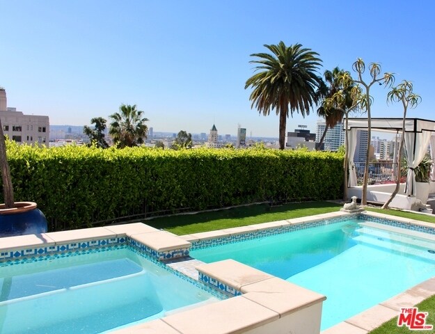 Foto del edificio - 6650 Whitley Terrace