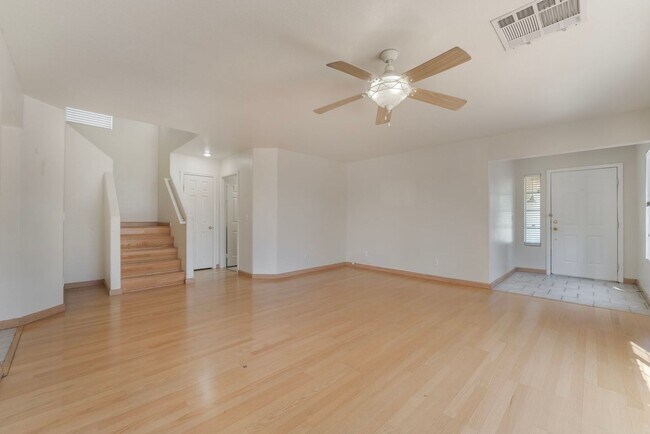 Foto del edificio - Beautiful Home in a Corner Lot!