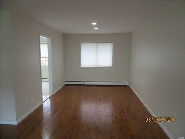 Building Photo - 162 Burr Rd