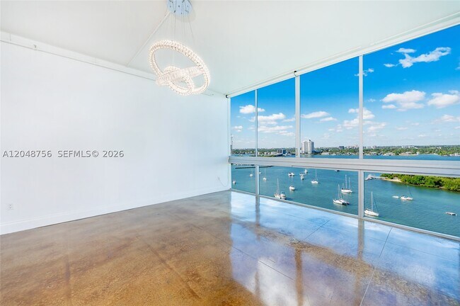 Foto del edificio - 7934 West Dr