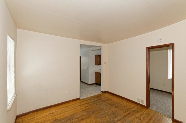 Building Photo - 1137 1st St