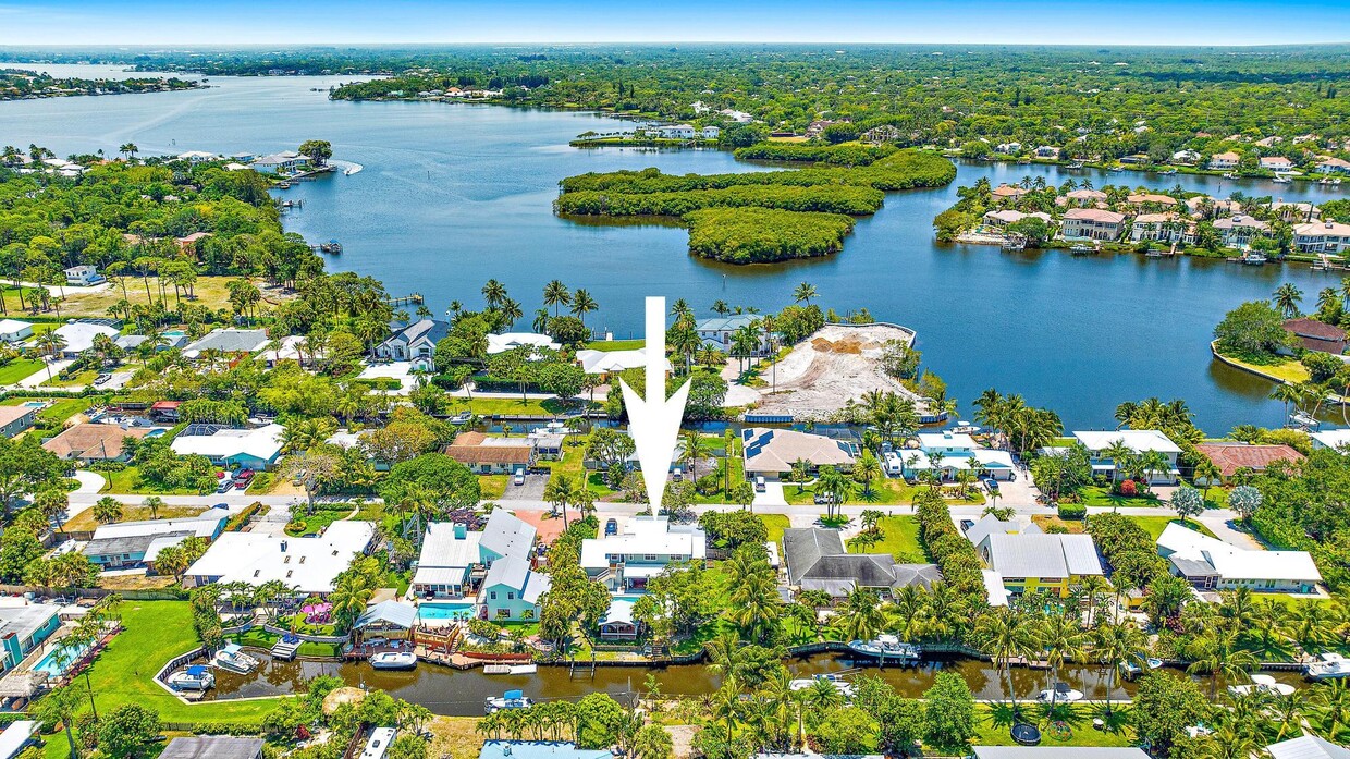 Foto principal - 9435 SE Cove Point St