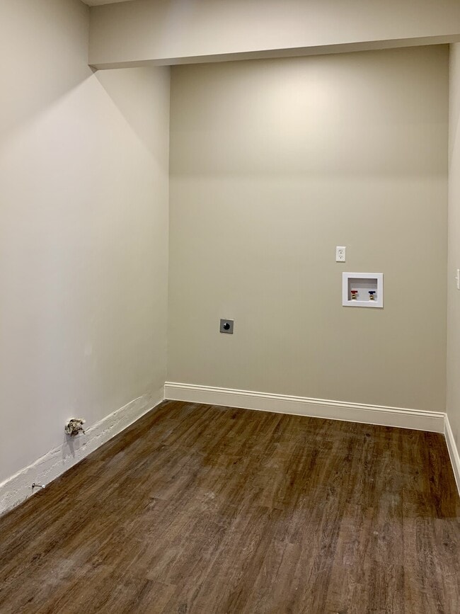 Building Photo - 5762 N Armstrong