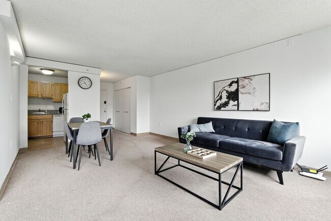 Building Photo - 1711 Bellevue Ave