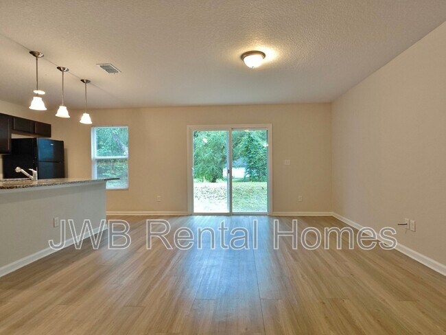 Building Photo - 8740 Buttercup St