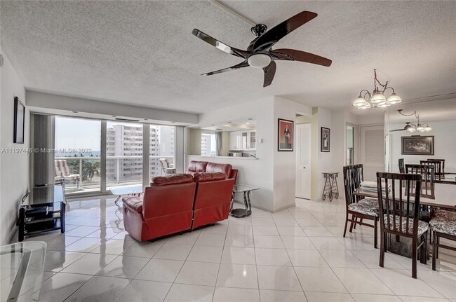 Building Photo - 2841 N Ocean Blvd