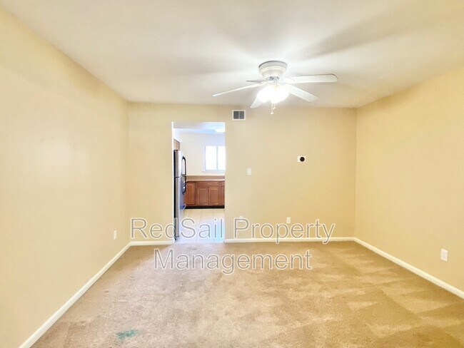 Building Photo - 1058 Willow Green Dr