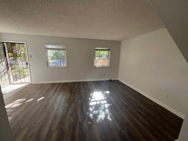 Foto del edificio - 10845 Coloma Rd