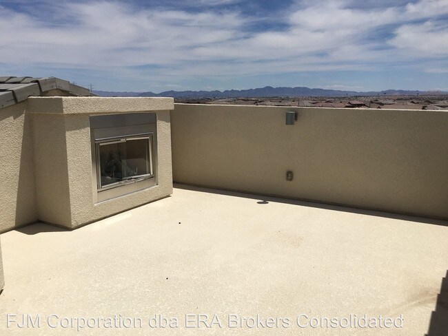 Building Photo - 10577 Acacia Park Pl