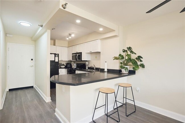Foto del edificio - 2479 Peachtree Rd NE